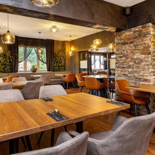 Garden Restaurant & Pension Pardubice Exterior photo